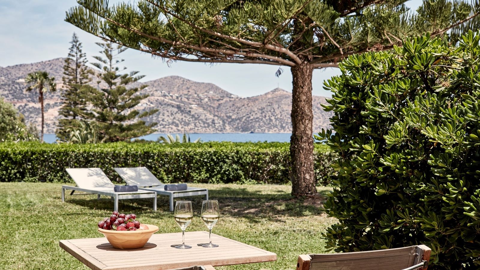 rooms-f-zeen-junior-suite-sea-view-with-garden