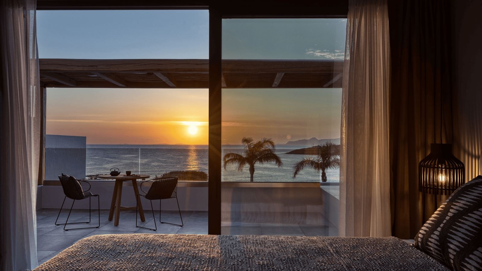 rooms-sunrize-sea-view-room