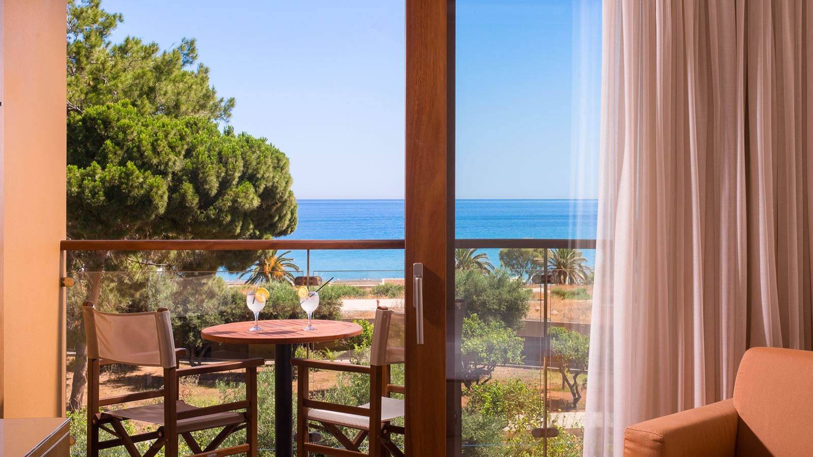 rooms-superior-room-sea-view