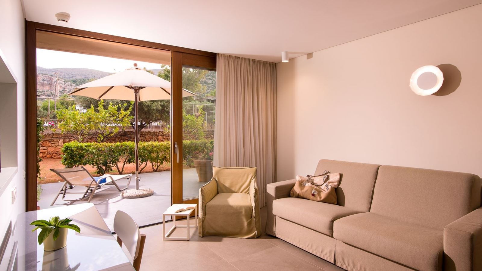 rooms-superior-family-hotelbungalow-suite-garden-view