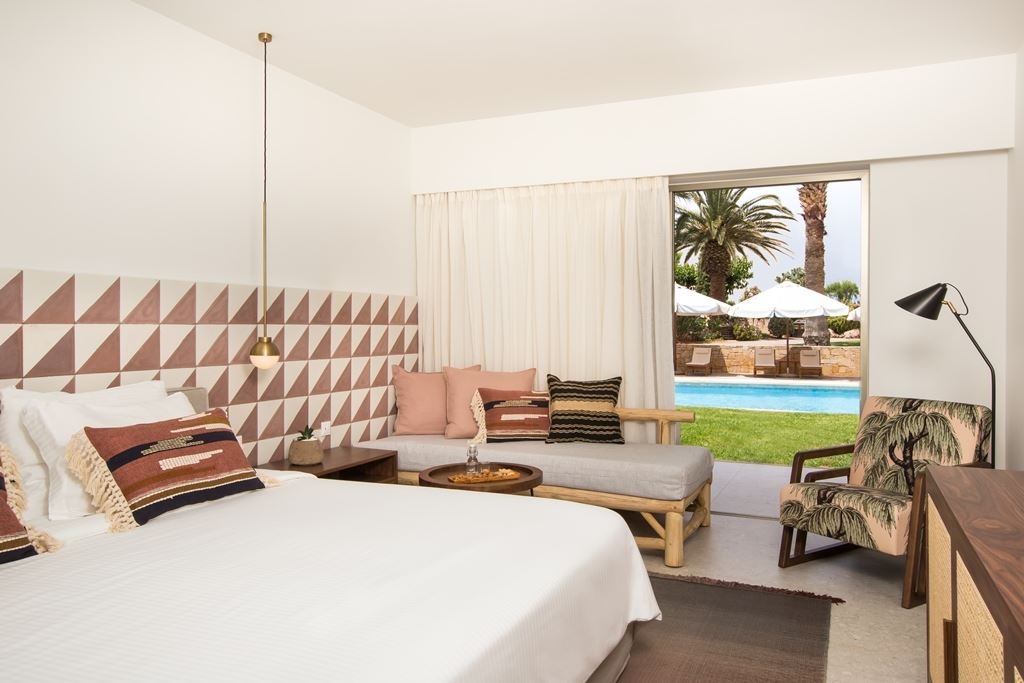 rooms-bungalow-pool-front-balcony-or-terrace