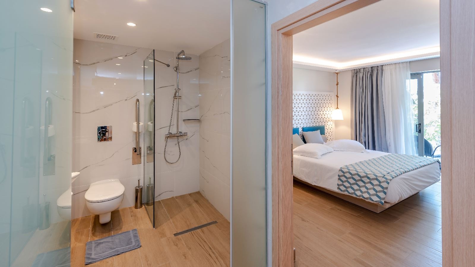 rooms-suite-junior-balcony-or-terrace