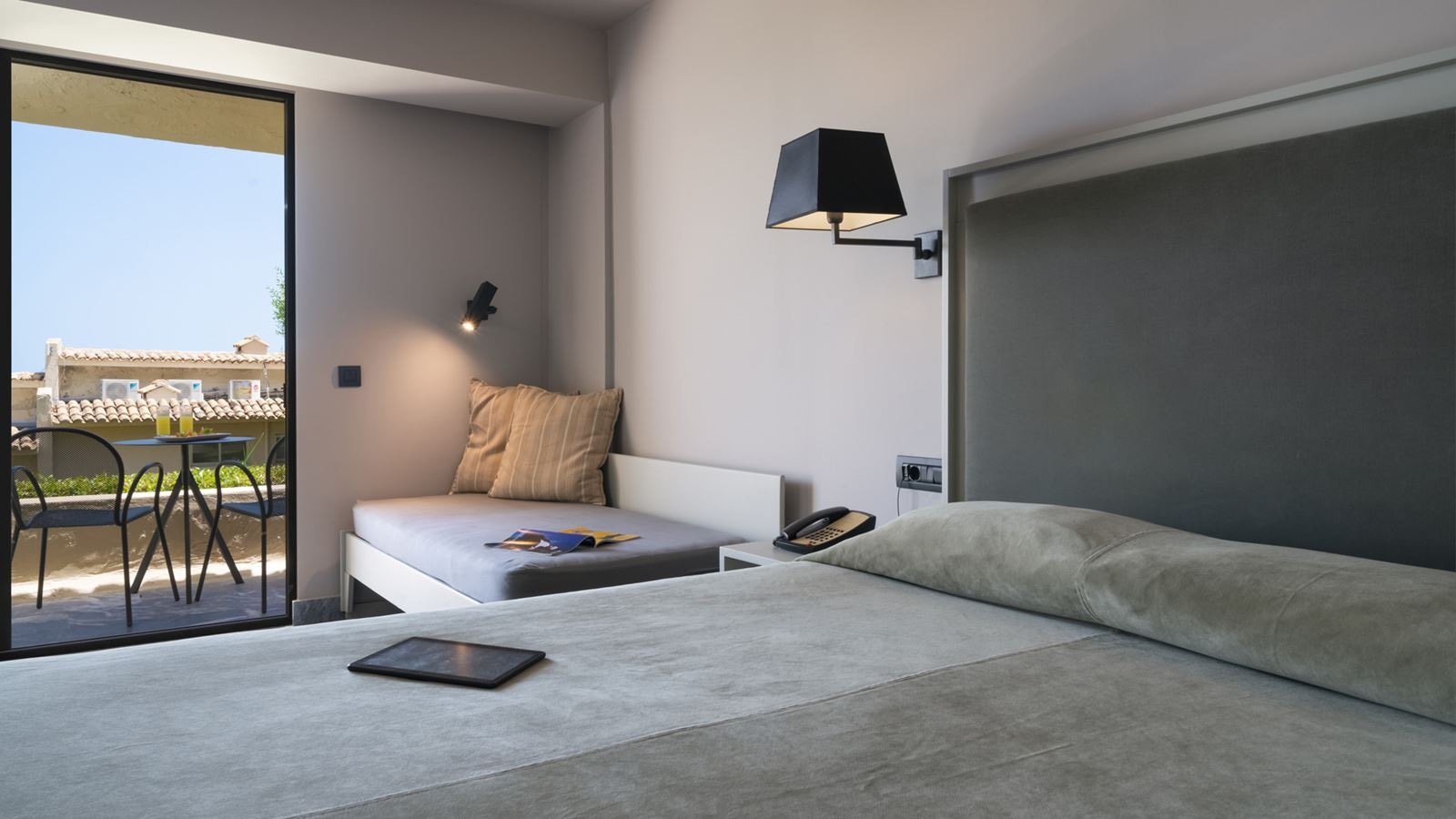 rooms-bungalow-single-room-garden-view