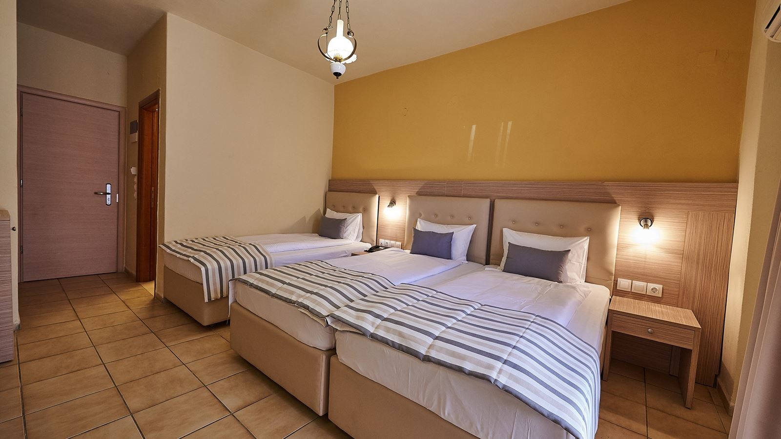 rooms-triple-superior