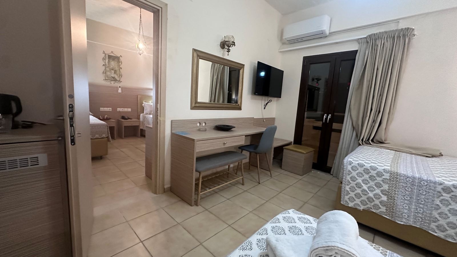 rooms-family-connecting-rooms-5