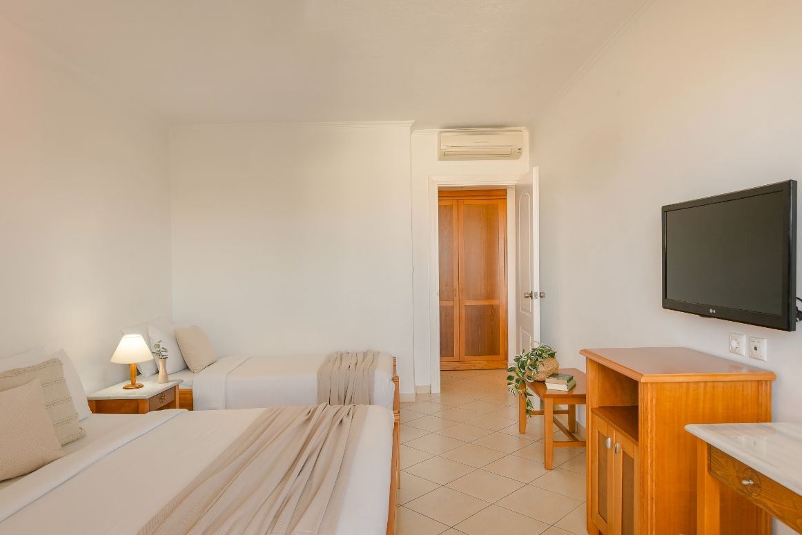 rooms-one-bedroom-family--garden-view-balcony-or-terrace