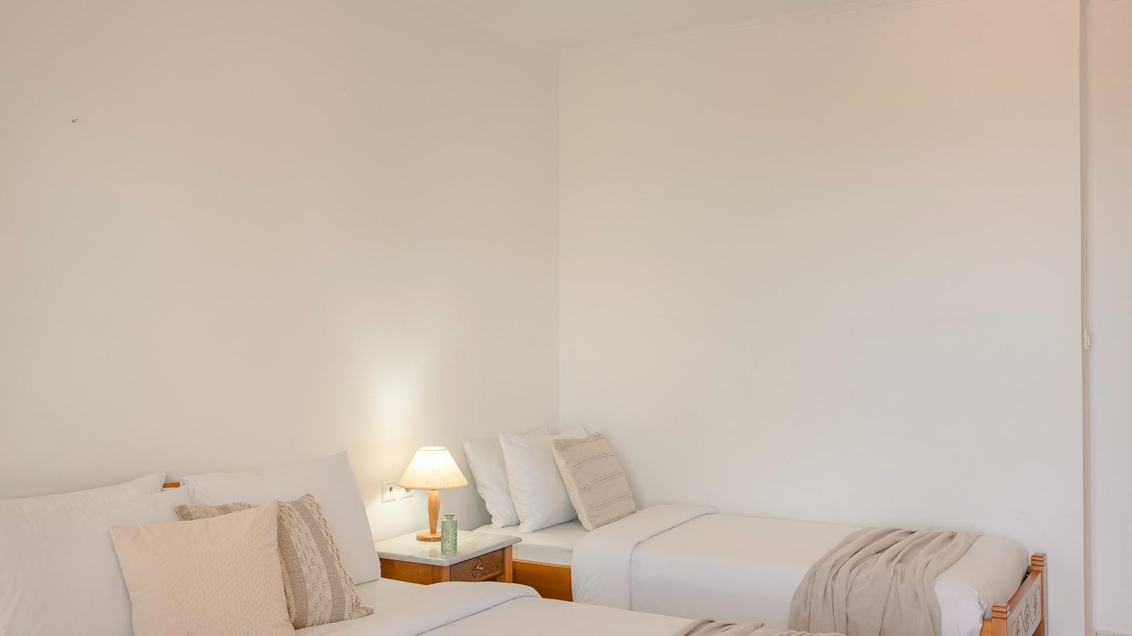 rooms-one-bedroom-family--superior-garden-view-balcony-or-terrace