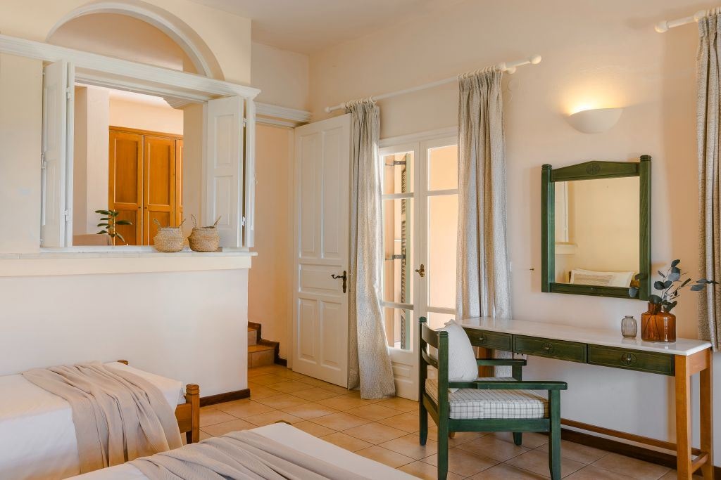 rooms-one-bedroom-family--sea-view-balcony-or-terrace