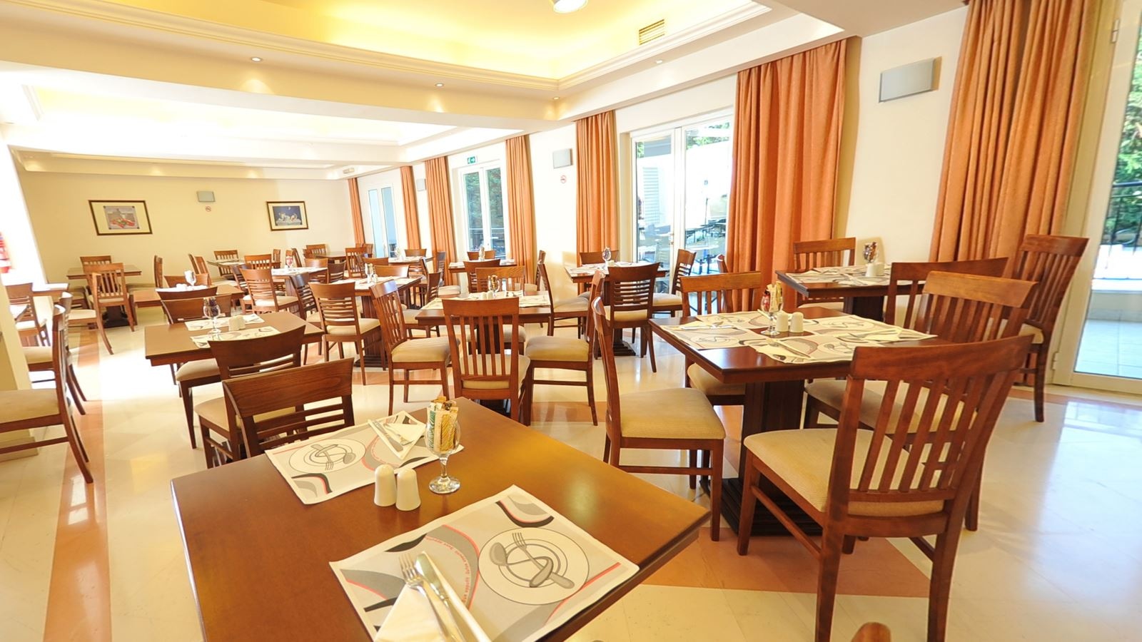 restaurants-restaurants