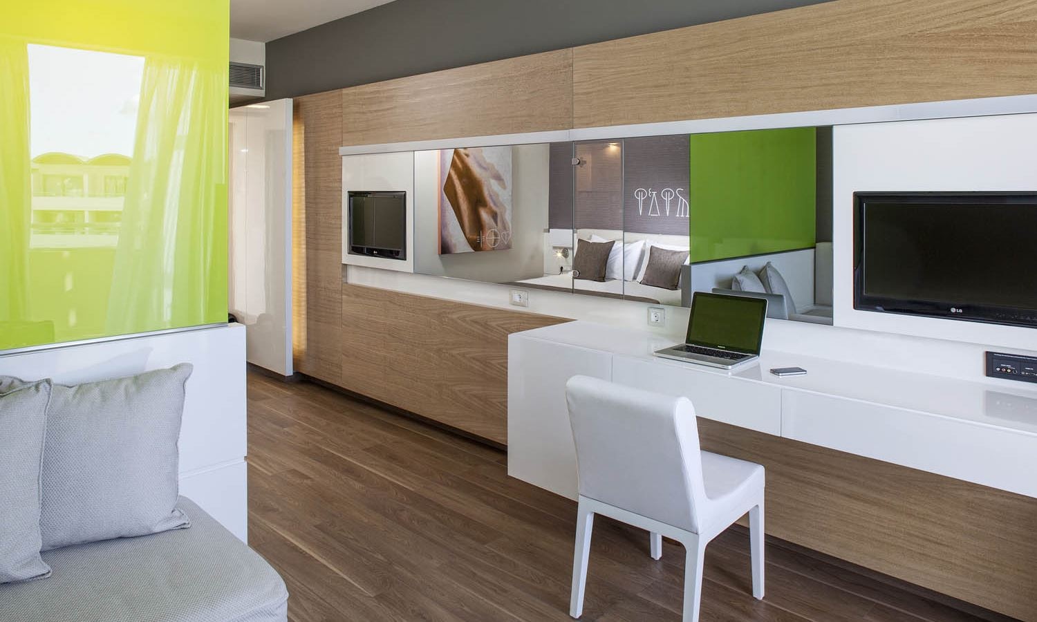 rooms-family-room