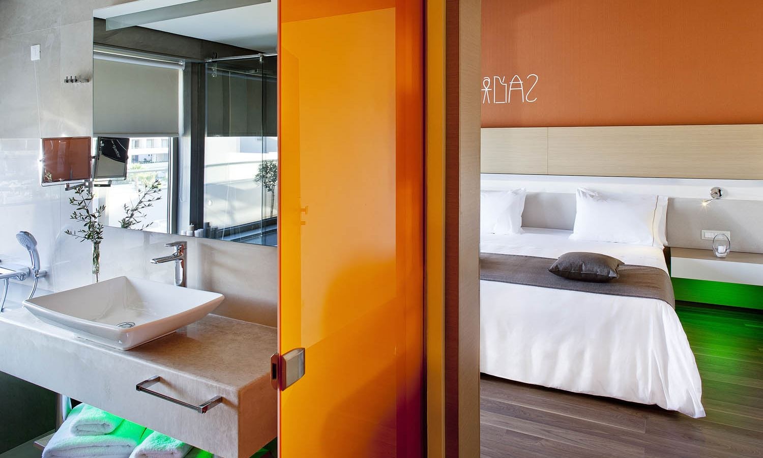 rooms-deluxe-suite