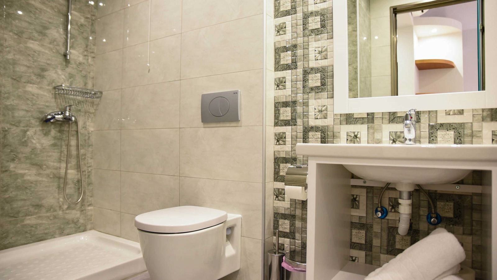 rooms-double-room	with-balcony