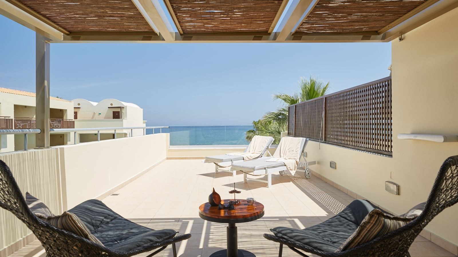 rooms-suite-junior-sea-view