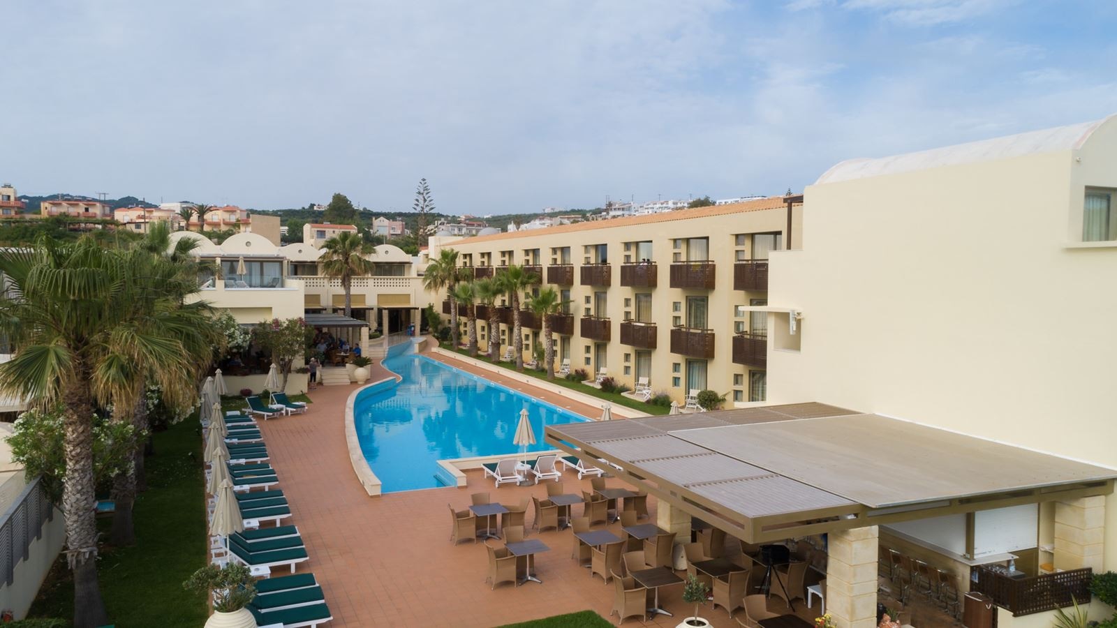 restaurants-pool-bar