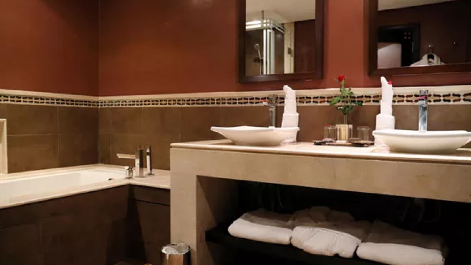 rooms-singleuse--deluxe-room-pool--view-