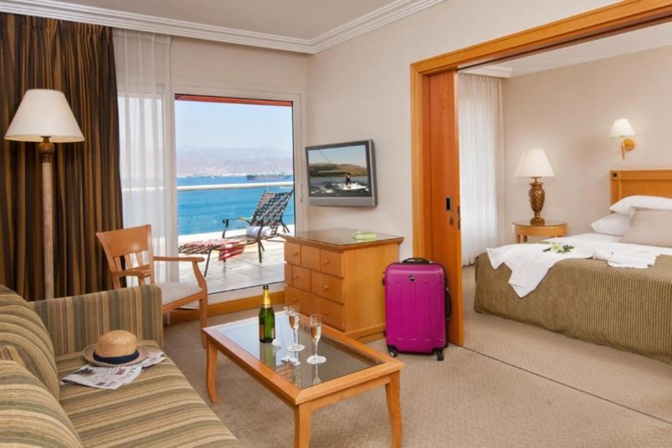 rooms-royal-suite-jacuzzi