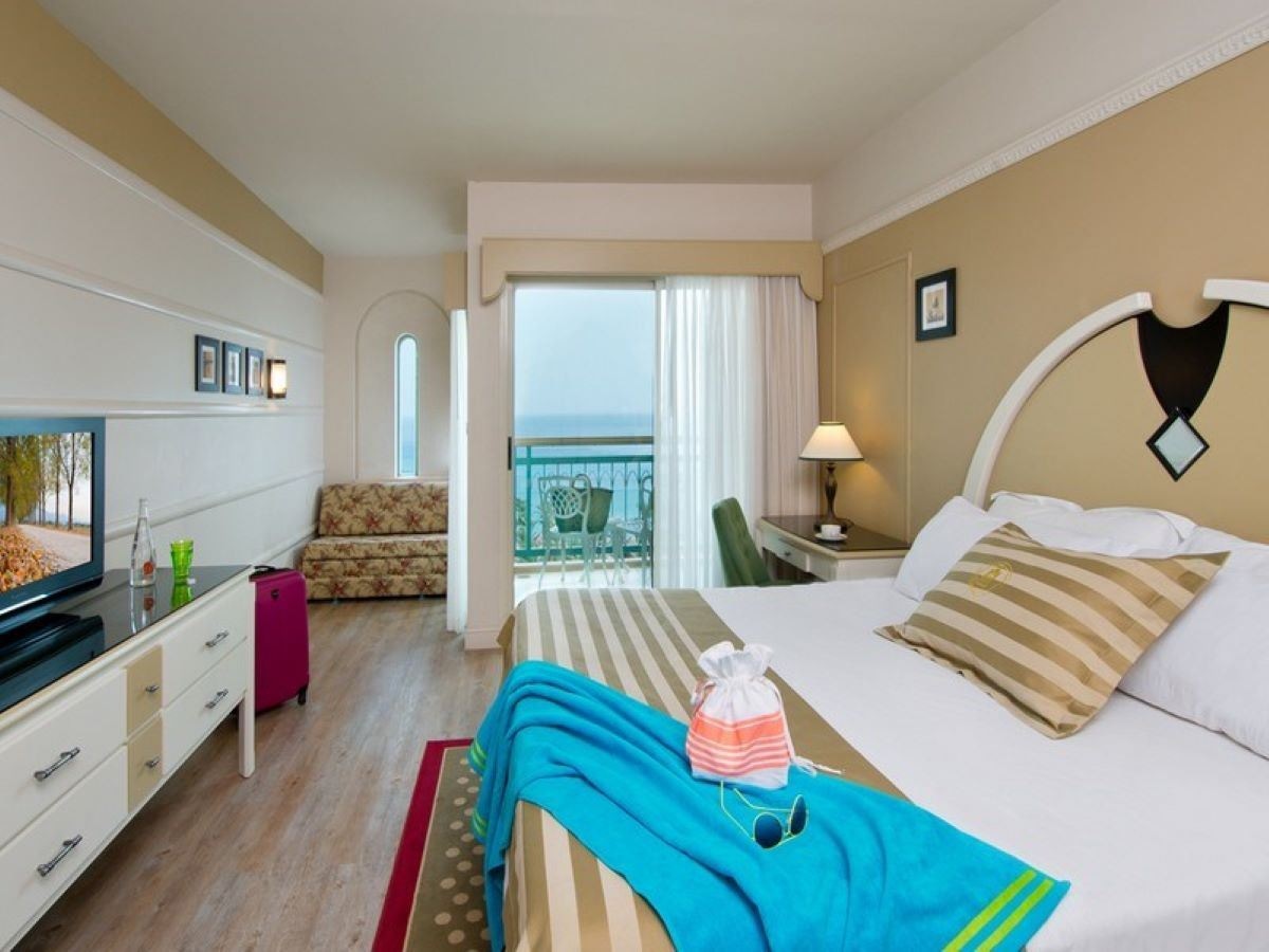 rooms-grand-deluxe-room