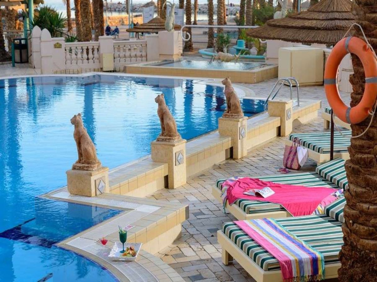 pools-outdoor-pool