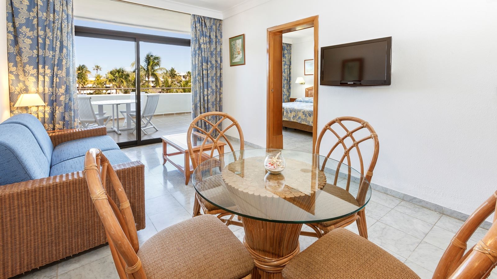 rooms-junior-suite-familiar