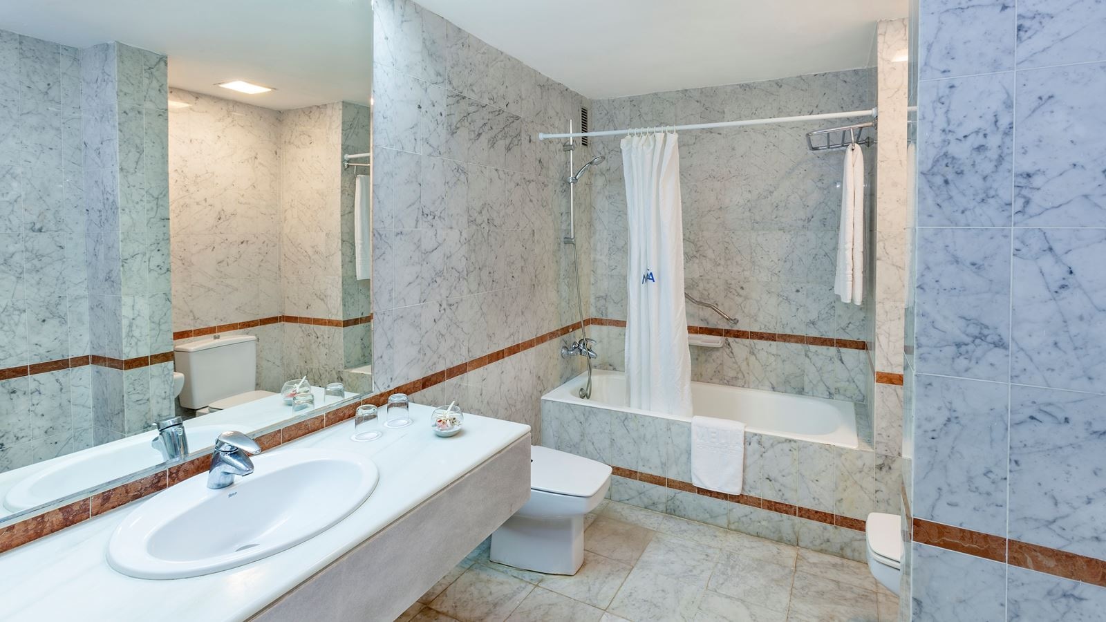 rooms-junior-suite-familiar