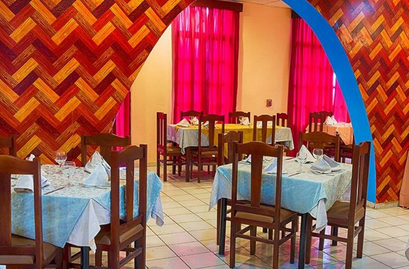 restaurants-restaurant