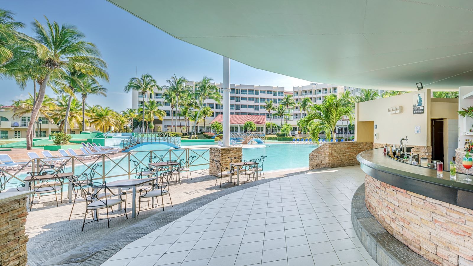 bars-pool-bar-solymar