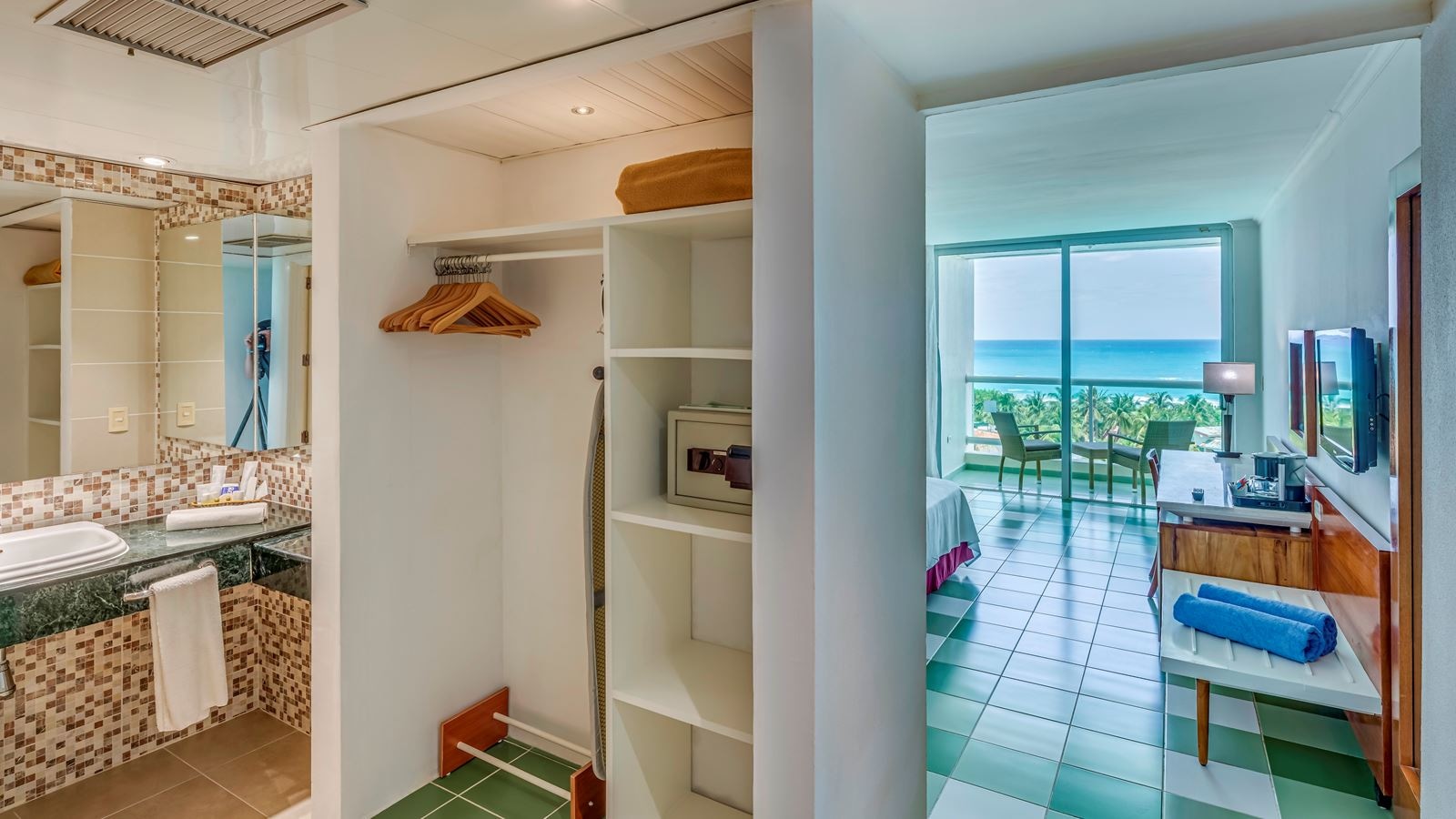 rooms-superior-room-sea-view