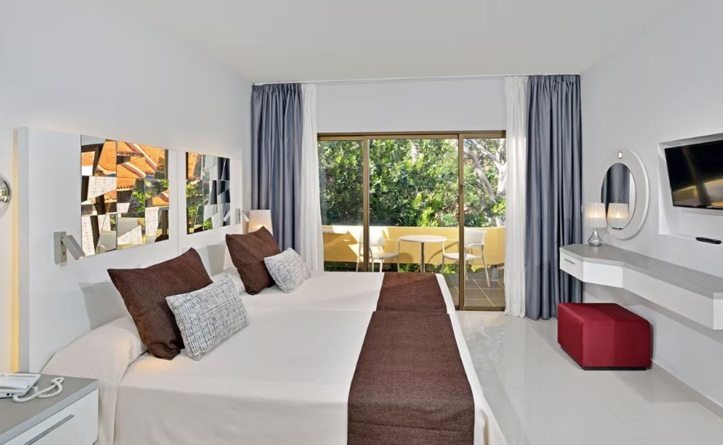 rooms-the-level-garden-suite-two-bedrooms