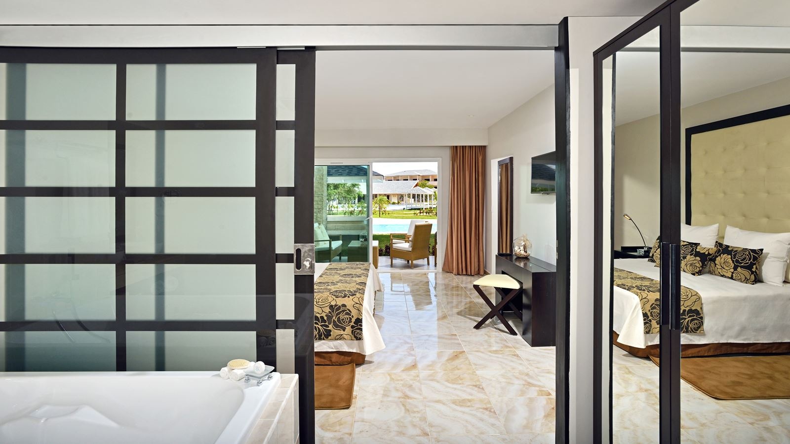 rooms-the-reserve-two-bedroom-master-suite