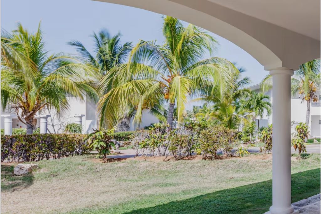 rooms-master-suite-royal-service