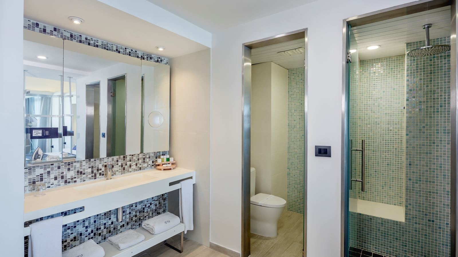 rooms-premium-guestroom-panoramic-view