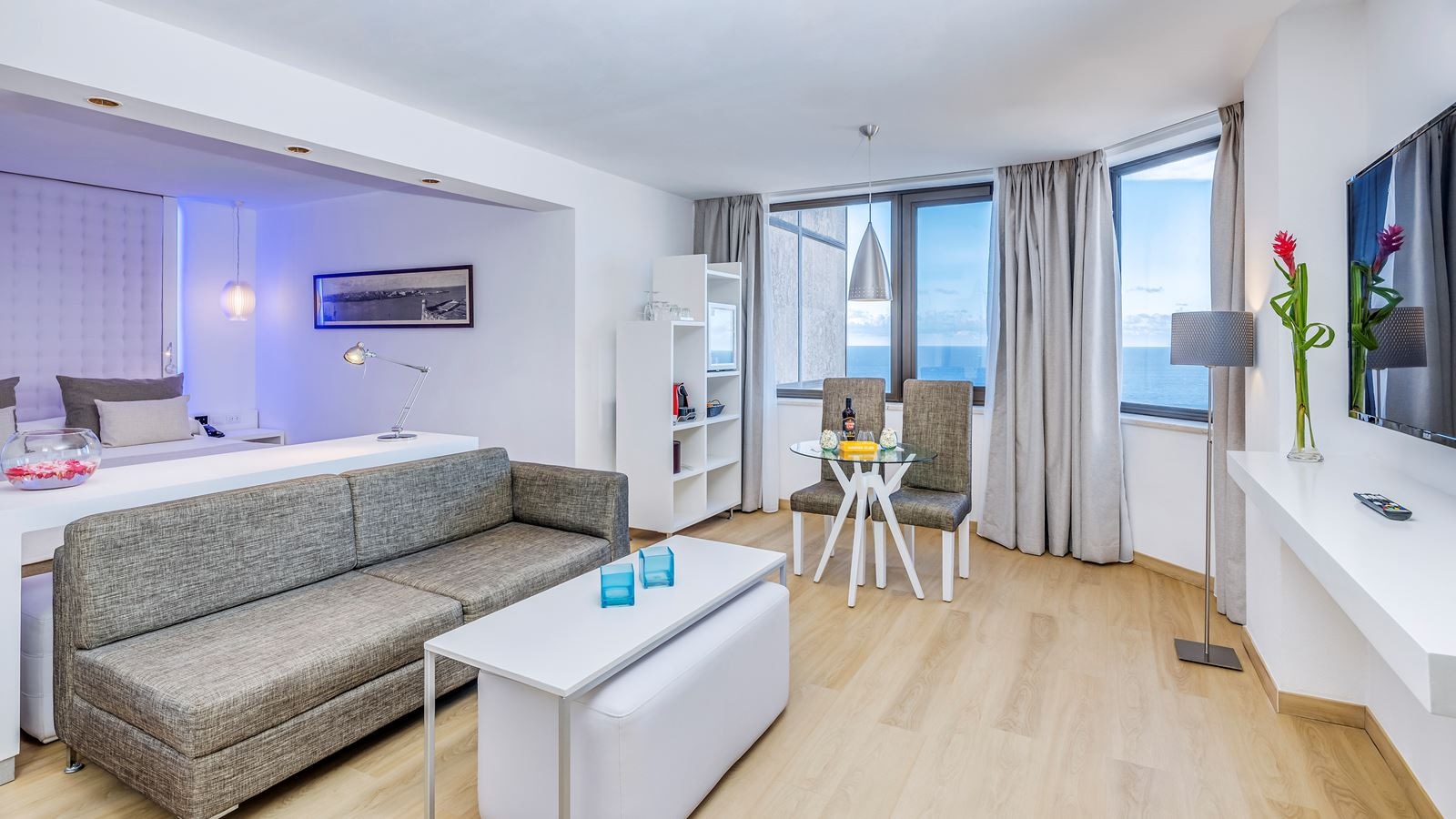 rooms-the-level-junior-suite