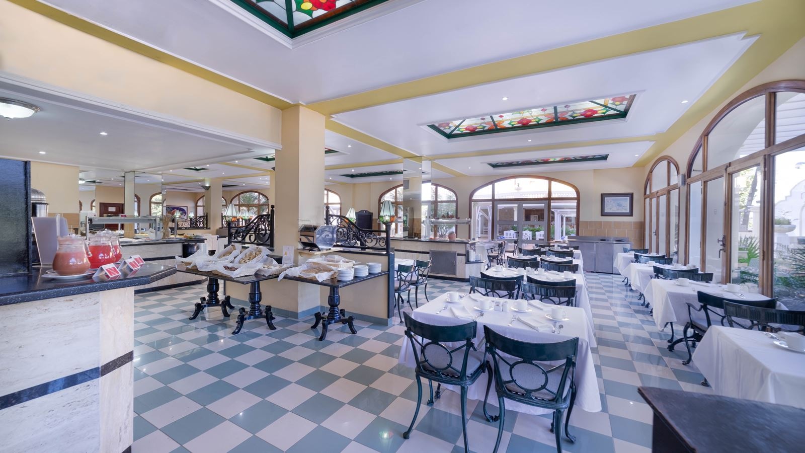 restaurants-restaurant-buffet