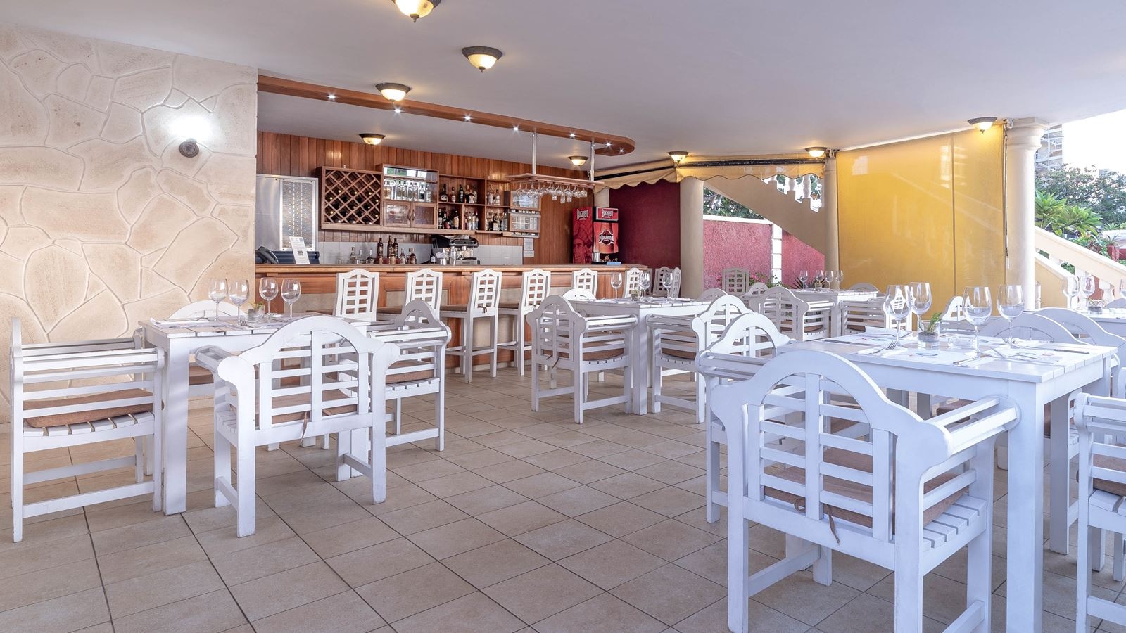 restaurants-pool-restaurant