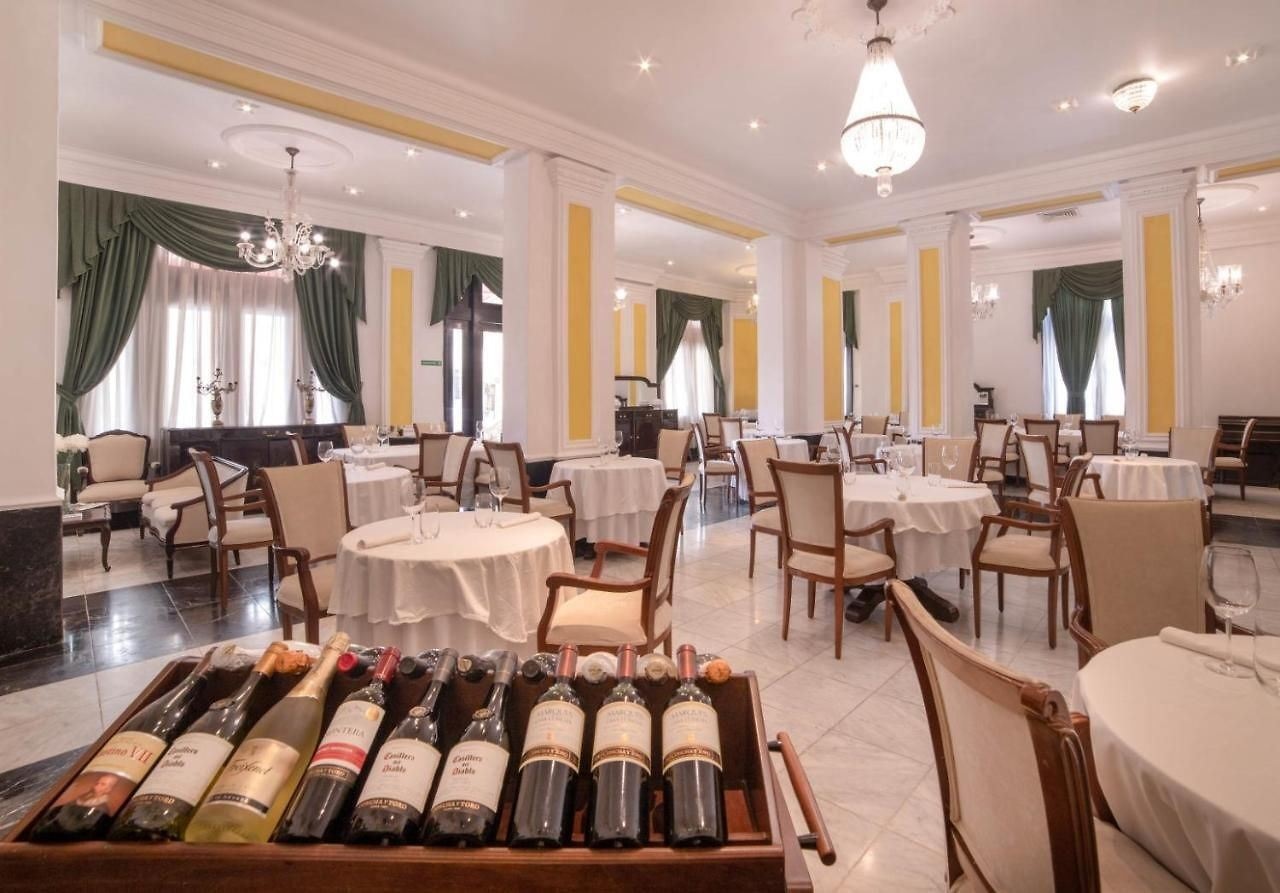 restaurants-restaurant-buffet