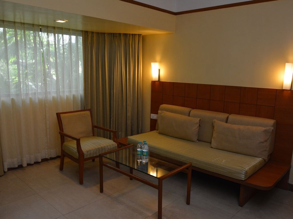 rooms-treepie-retreat