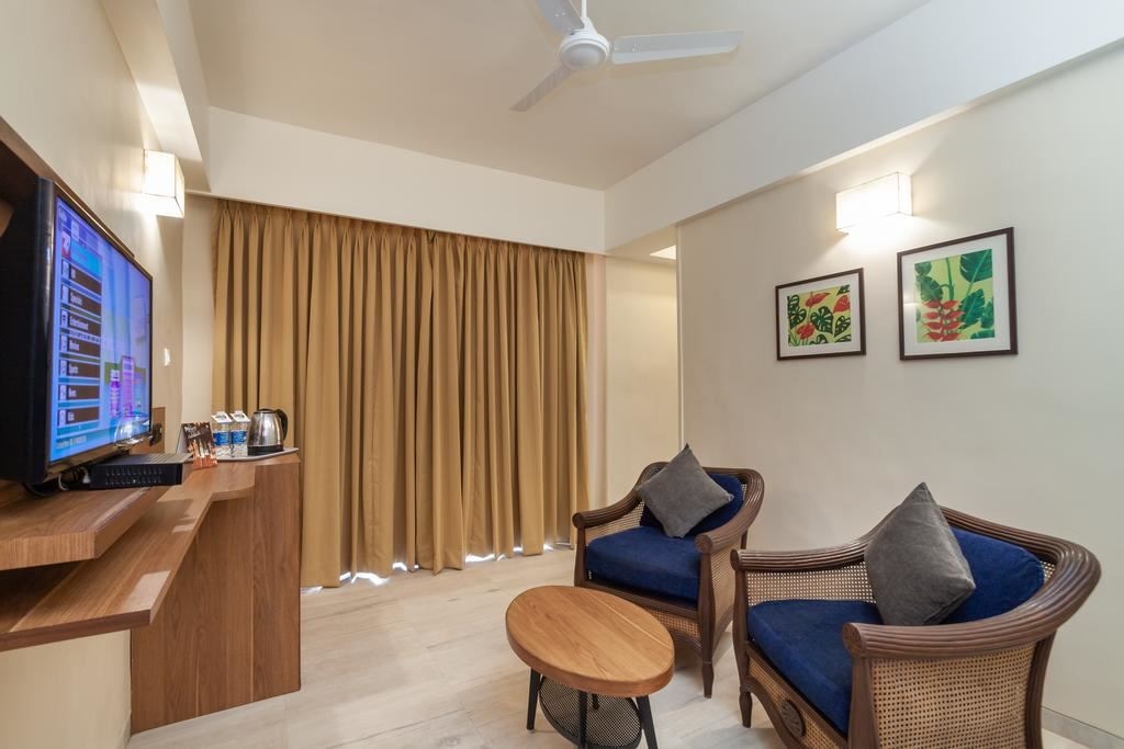 rooms-superior--pool-view