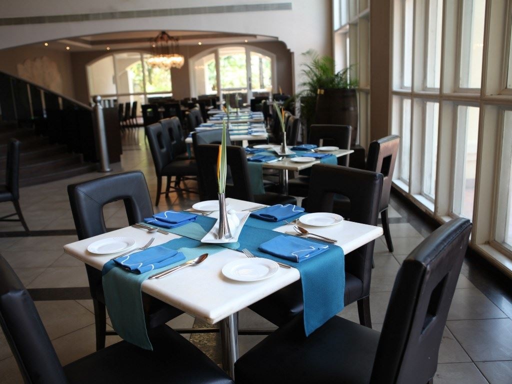 restaurants-waterfalls-cafe