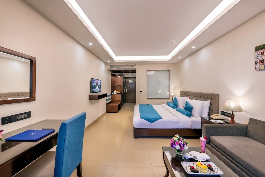 rooms-deluxe-pool-view