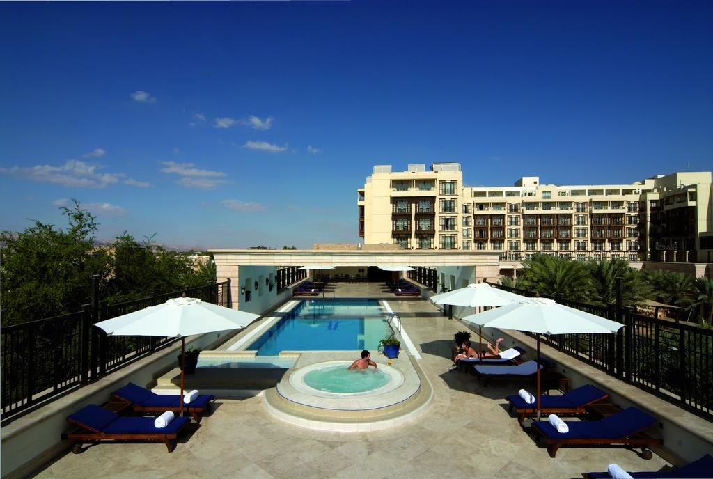 pools-outdoor-pool