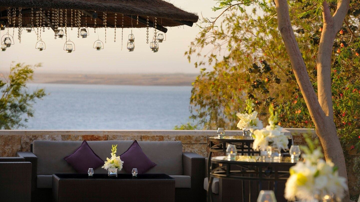 restaurants-cascades-bbq-restaurant