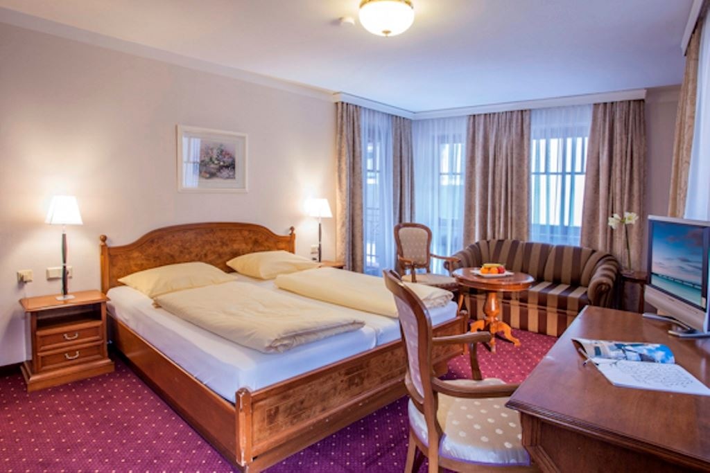 rooms-double-deluxe-room