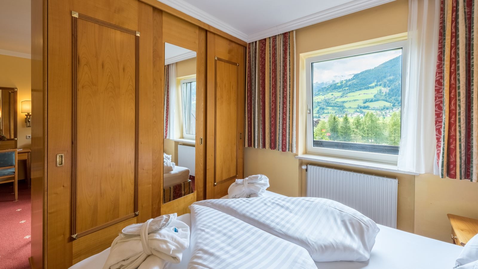 rooms-double-superior-room