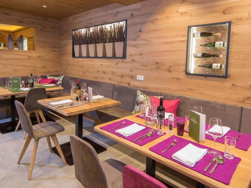 restaurants-restaurant