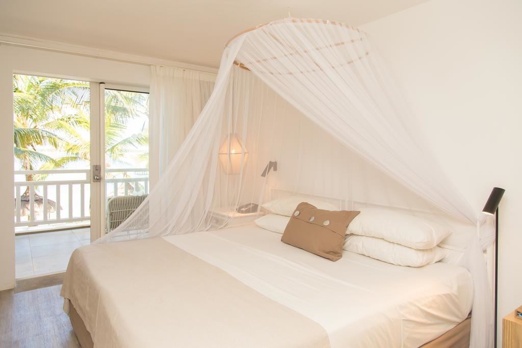 rooms-couple-seafront