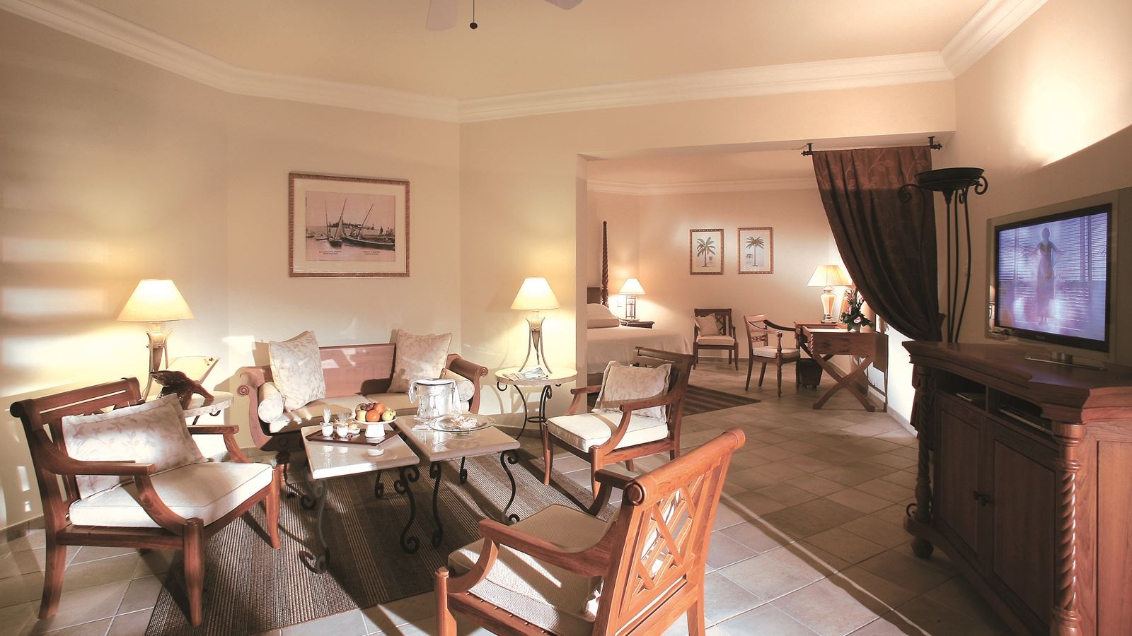 rooms-colonial-garden-view-junior-suite