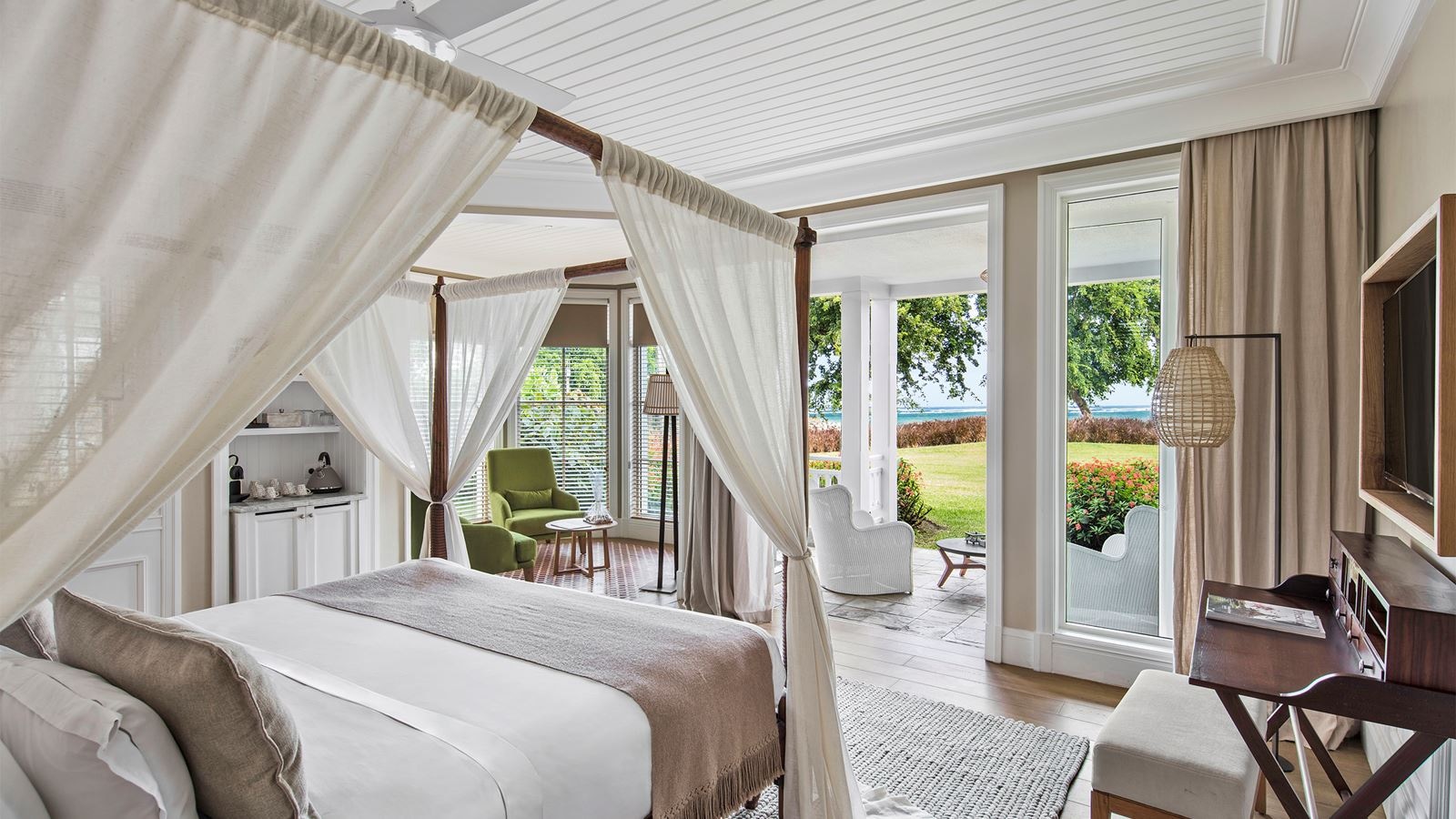 rooms-junior-suite-with-garden-view