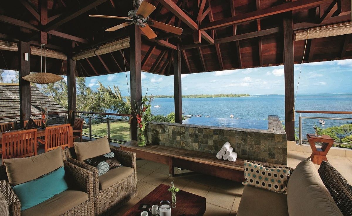 rooms-1broom-prestige-suite-sea