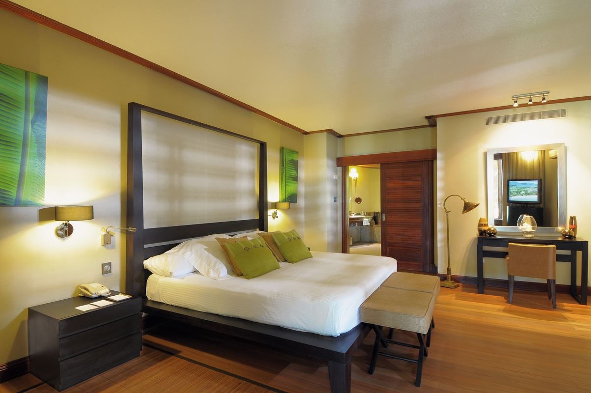 rooms-senior-suite-beachfront