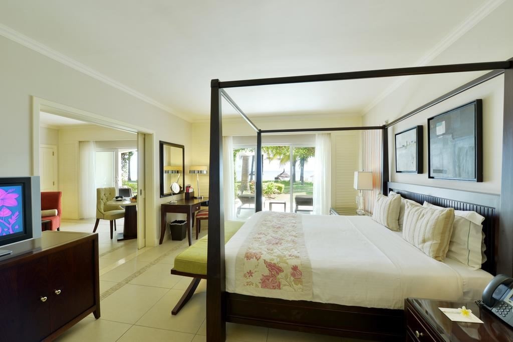 rooms-executive-beachfront-suite